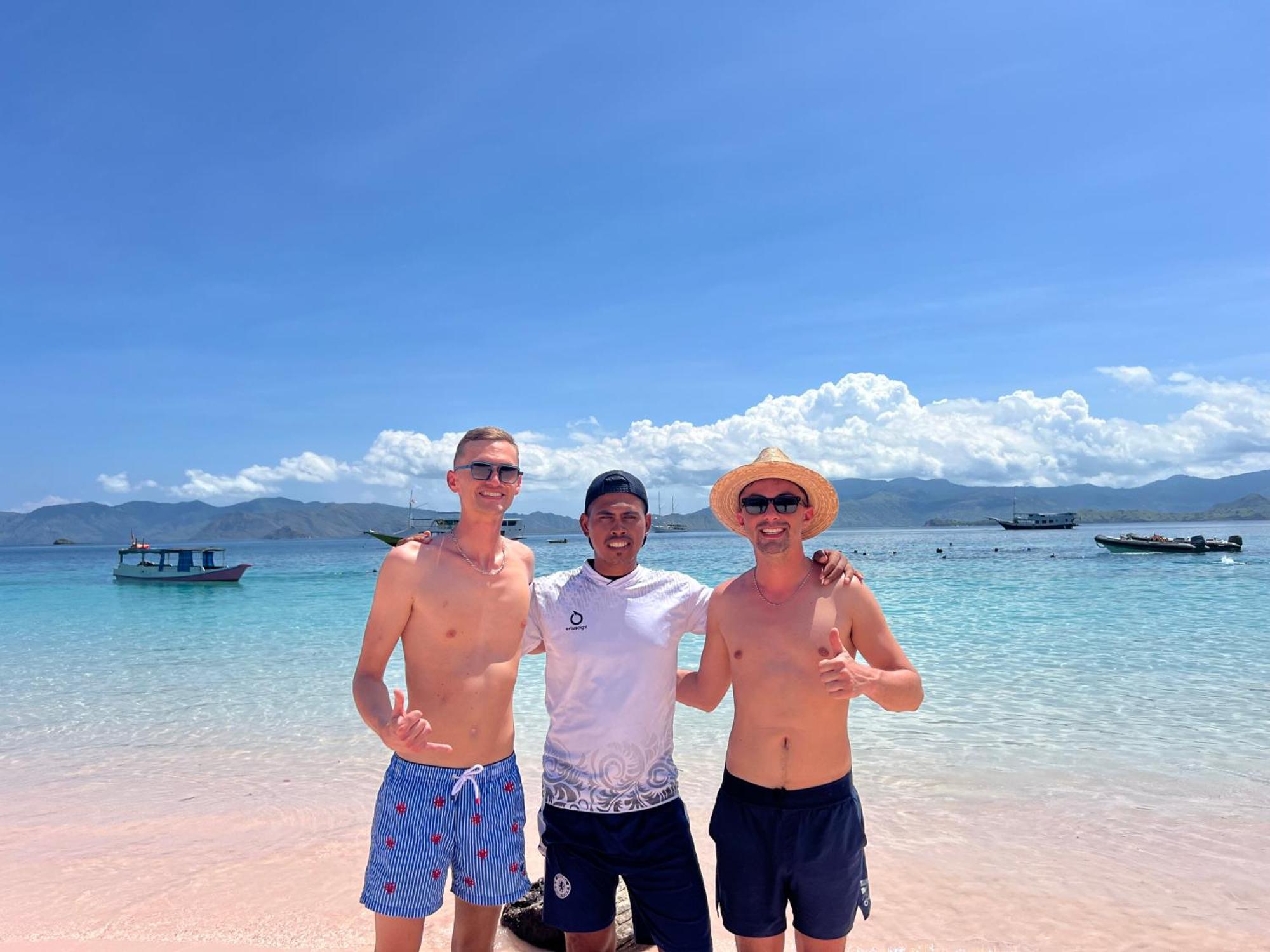 Jhuna Komodo Homestay Εξωτερικό φωτογραφία